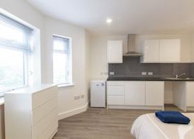Radstock Road - Room 1b 3