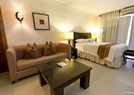Crown Regency Suites Mactan 5