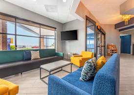 Comfort Inn & Suites Madison - Airport 2