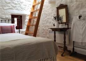Lithos Stone Suites 5
