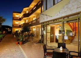 Danelis Studios & Apartments 3