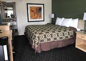 Downtown Inn 3