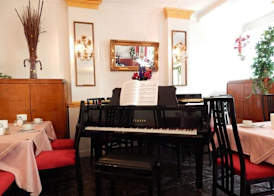 Hotel Montree 3