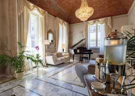 Hotel Embassy 4