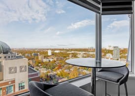 Avalon Suites Yorkville 3