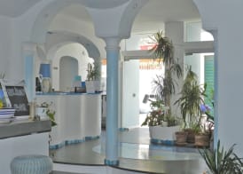 Hotel Holiday 3