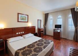 Nazar Beach City& Resort Hotel 5