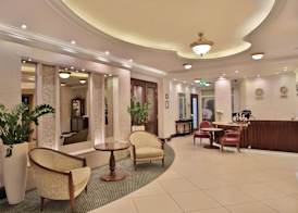 Retro Riverside Wellness Resort 5