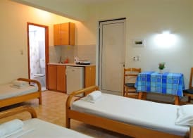 Nikos 2 Studios & Apartments 3