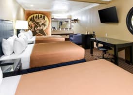 Hollywood Inn Express South 4
