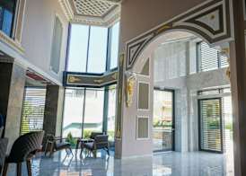 Agnes Deluxe Hotel 3