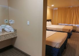 Hollywood Inn Express South 2
