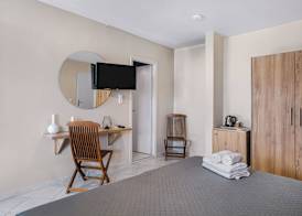 Yria Beach Hotel 5