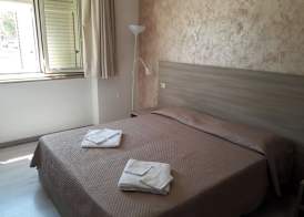 HOTEL HRS 4