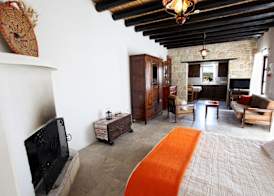 Leonidas Village Houses 2