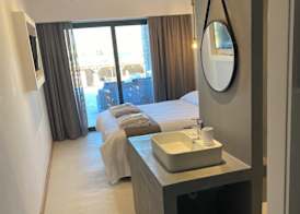 Helios Beach Hotel & Bungalows 4