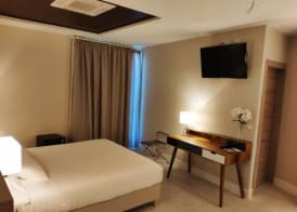 Hotel Puerta del Arco 4