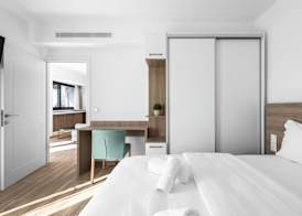 Penthouse Level 8, Nilie Hospitality MGMT 4