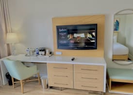 Radisson Resort Miami Beach 4