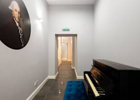 Bracka Main Square Apartments 2