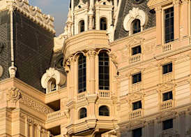 Royal Rose Hotel Abu Dhabi, Curio Collection by Hilton 4
