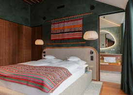New Hotel Kristberg in Lech with SPA, outdoor pool and view 5