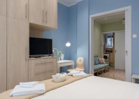 Grandma's Chic & Bright Athenian home with a Patio 5