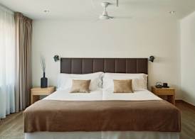 Hotel MET Pamplona 5