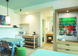Universal’s Endless Summer Resort – Dockside Inn and Suites 4