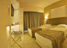 Maris Beach Hotel 3