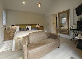 Daisybank Cottage Boutique Bed and Breakfast 5