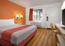 Motel 6 Buena Park, CA - Knotts Berry Farm - Disneyland 4