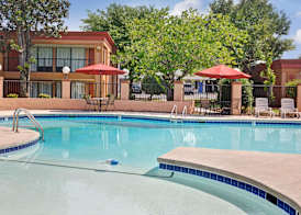 Days Inn By Wyndham Durham/Near Duke University 2