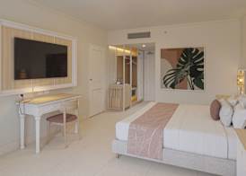 Wyndham Alltra Punta Cana All Inclusive Resort 5