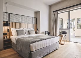 Cama Luxury Suites Glyfada 5