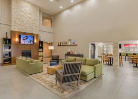Country Inn & Suites by Radisson, St Petersburg - Clearwater, FL 4