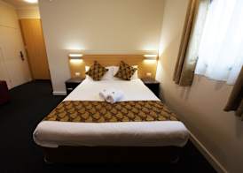 Mahoneys Motor Inn 3
