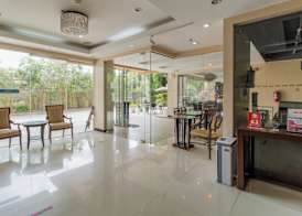 Main Hotel and Suites Cebu 3