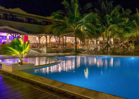Le Peninsula Bay Beach Resort & Spa 3
