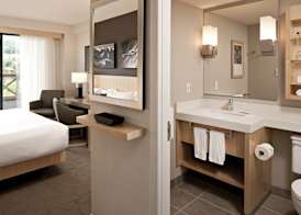 Delta Hotels by Marriott Whistler Village Suites 3