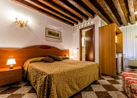 Venice Apartments 5