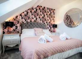 The Penthouse - Luxury 1 Bed - Panorama - Tenby 5