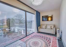 Waterhead Rooms & Suites - Parking Available Onsite 5