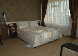 River Hotel 5