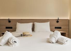 Arya Hotel 5