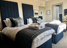 Abbotsford Hotel 5