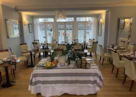 Knights Court Hotel 5