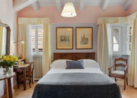 Hotel Pironi 5