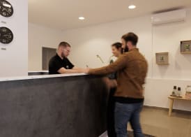 Local Hostel & Suites 3