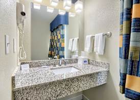 Rodeway Inn & Suites 4